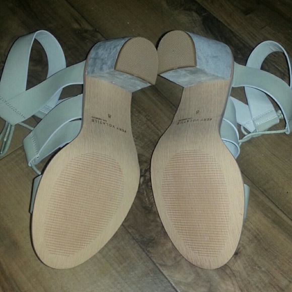 Very Volatile Heels! NEW! - Picture 3 of 3